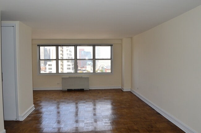Building Photo - 888 Eighth Avenue