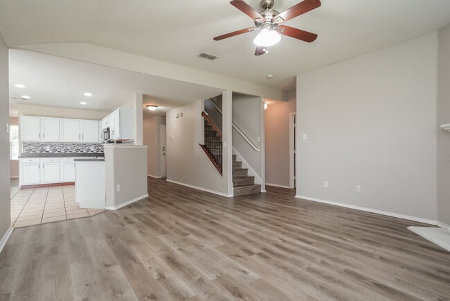 Building Photo - 1625 Grassy View Dr