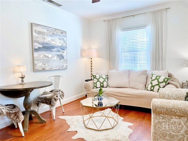 Foto del edificio - 215 W Taylor St