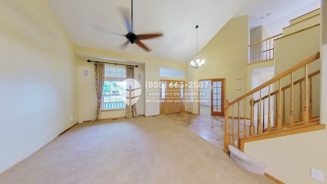 Building Photo - 8724 Fairview Oaks Ln