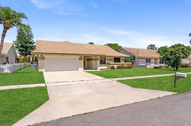 Foto del edificio - 5809 Sun Pointe Cir