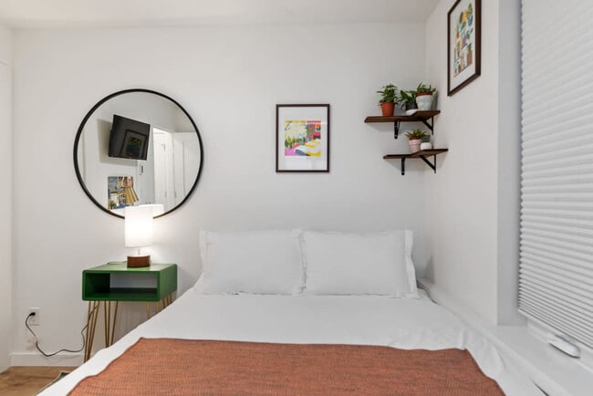 Foto del edificio - 422 10th Ave E