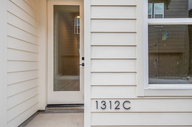 Photo - 1312 Heslep St Apartment