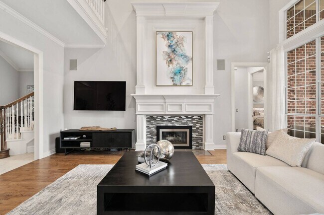 Foto del edificio - 433 Martel Ln