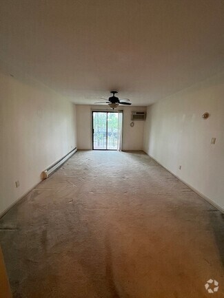 Building Photo - 655 W Lowell Ave