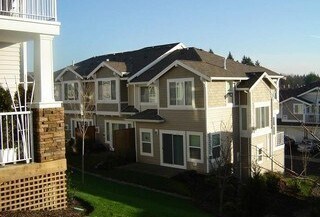 Building Photo - Stylish 2br/2.5ba Townhome with 2-car tand...