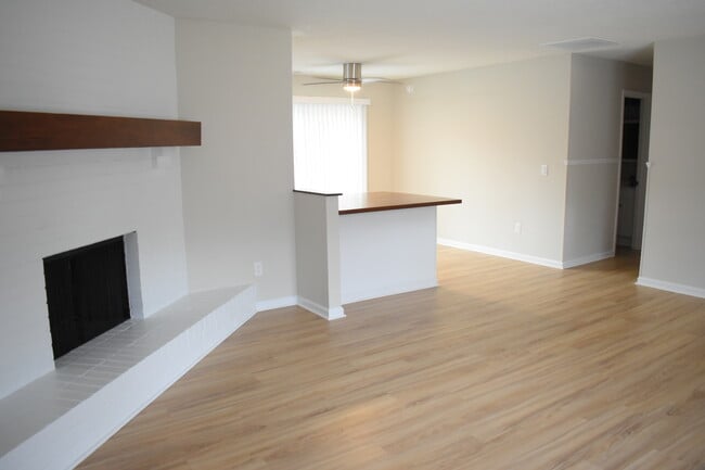 Foto del edificio - 4839 Berkley Dr