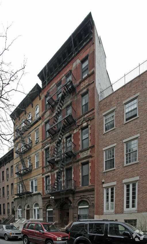 Building Photo - 309 E 18th St