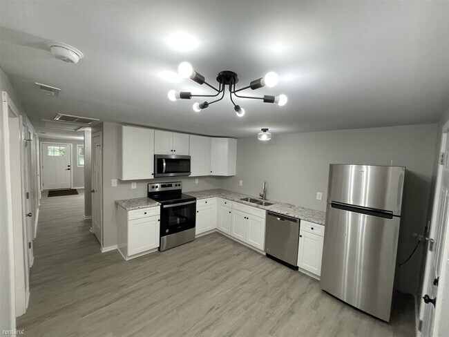 Building Photo - 3 br, 1 bath Duplex - 10636 Ruckle Street