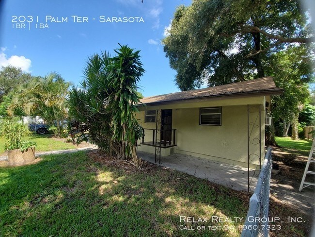 Building Photo - 2031 Palm Terrace