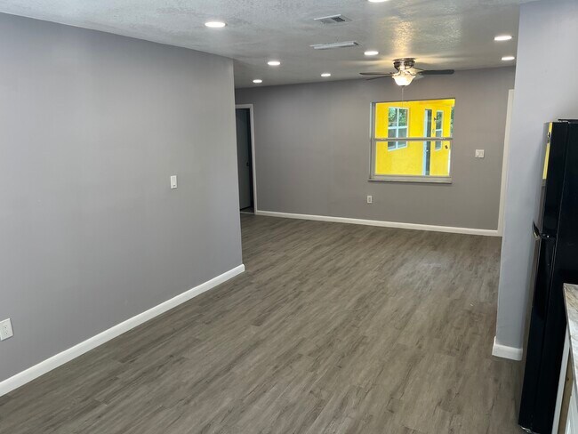Foto del edificio - 2510 NE 182nd St