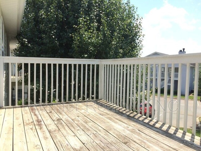 Building Photo - 126 River Oaks Ct