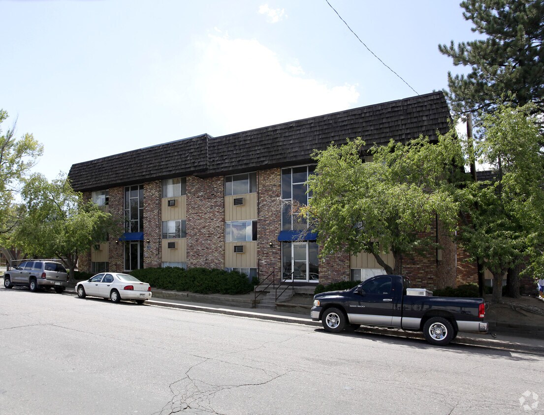 Building Photo - Wellington Plaza Apartments