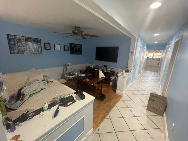 Building Photo - 17650 NW 77th Ct