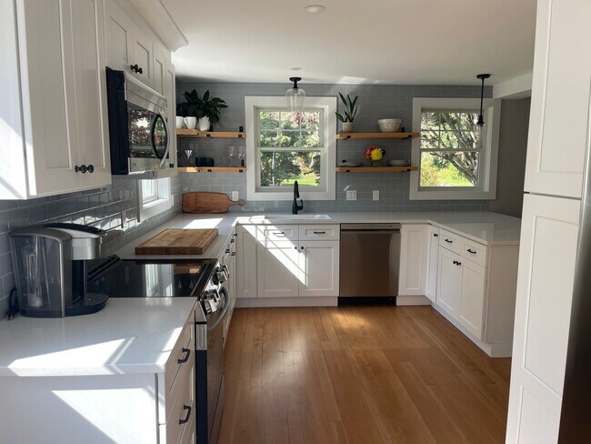 Building Photo - 73 Starr St