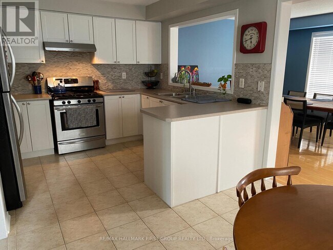 Building Photo - 902 Audley Rd S