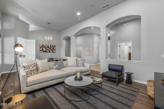 Building Photo - 7474 E Red Bird Rd