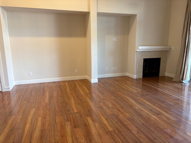 Foto del edificio - 301 Inverness Way S