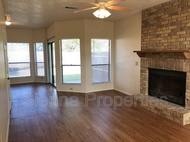 Foto del edificio - 8300 Bradford Edward Cove