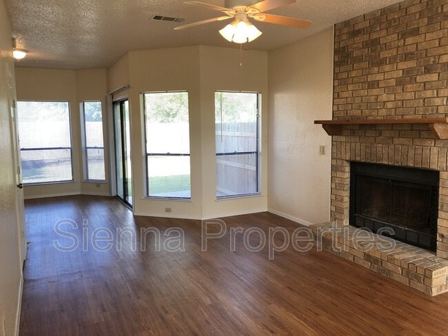 Building Photo - 8300 Bradford Edward Cove