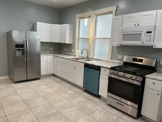 Foto del edificio - 8153 S Exchange Ave