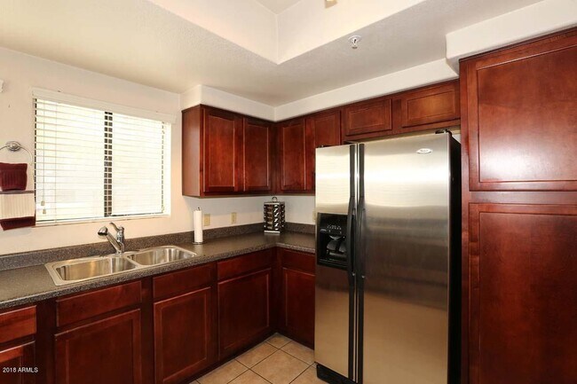 Foto del edificio - 750 E Northern Ave