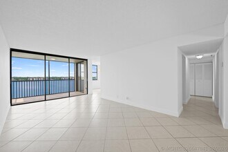 Building Photo - 105 Lake Emerald Dr
