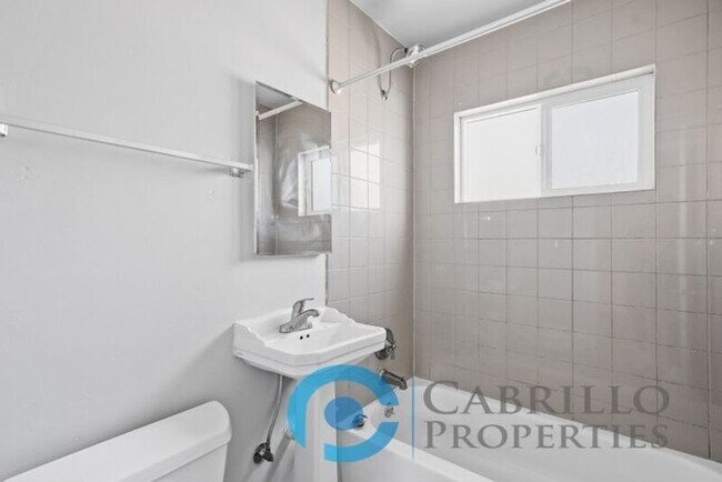 Foto del edificio - 2110 Bacon St