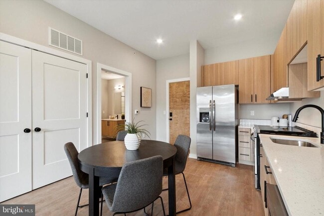 Building Photo - 308 W Chelten Ave