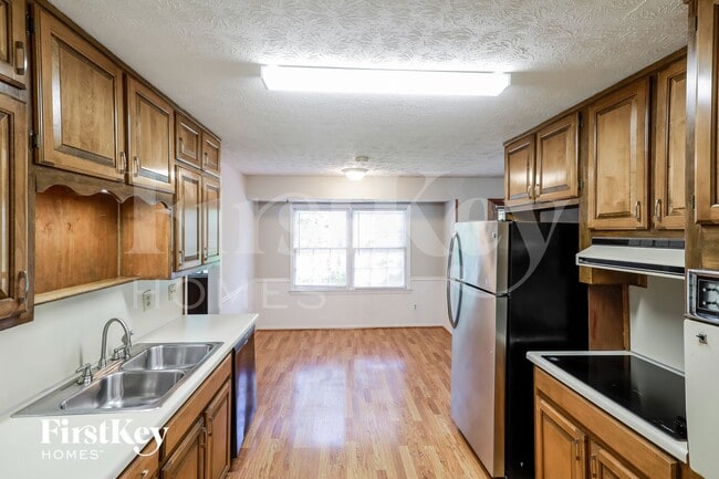 Foto del edificio - 3266 Hidden Forest Dr