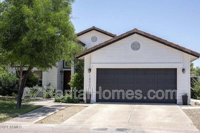 Foto del edificio - 16023 N 48th Pl