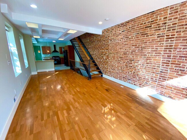 Foto del edificio - Stunning Two Bedroom/3.5 Bath End-of-Group...