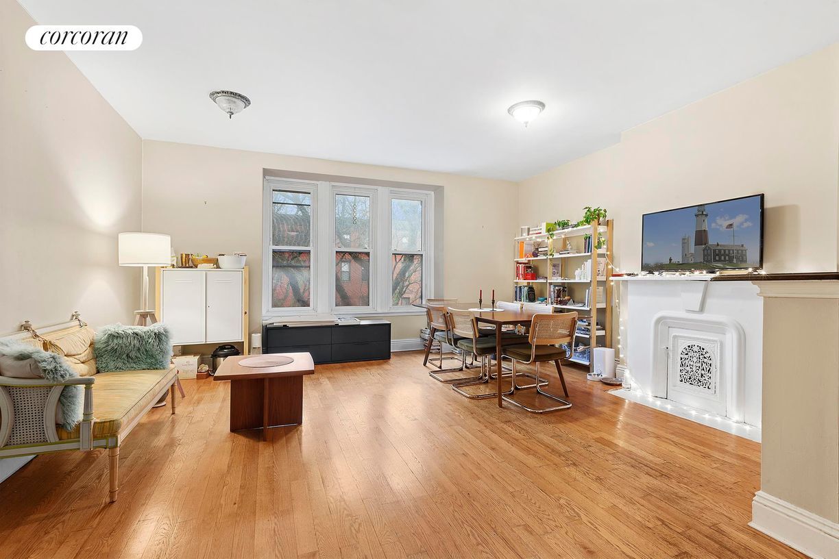 Primary Photo - 282 Macon St