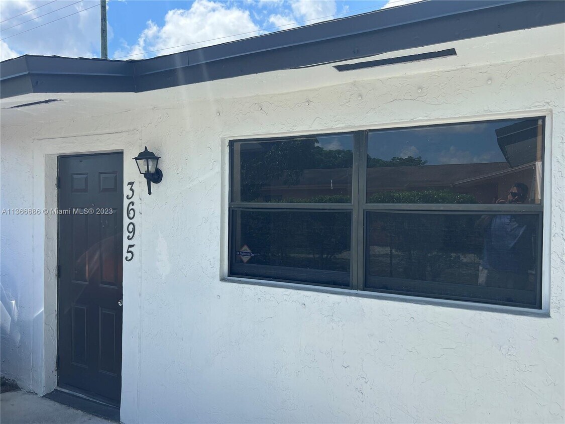 3695 NW 187th St, Miami Gardens, FL 33056 House for Rent in Miami