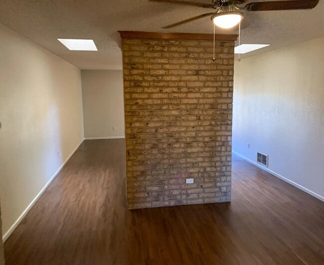 Foto del edificio - 1305 80th St