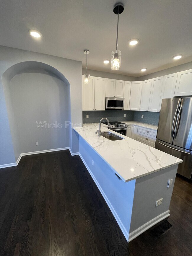 Foto del edificio - 2737 W Greens Dr