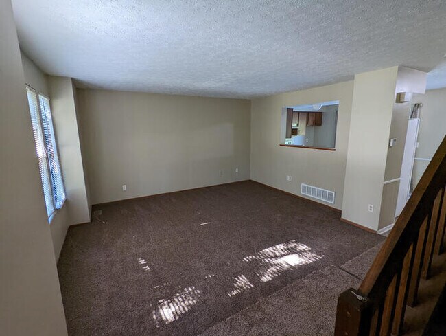 Foto del edificio - Grove City 3 BR, Close to Mt. Carmel Hospital
