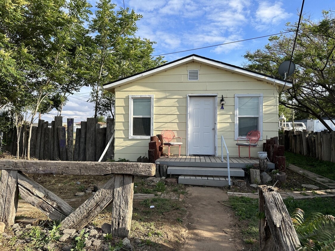 Primary Photo - 7603 Alcove Ave