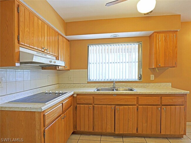 Foto del edificio - 1453 Venetian Ct