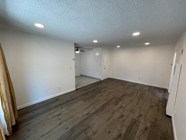 Foto del edificio - 7162 Hawthorn Ave