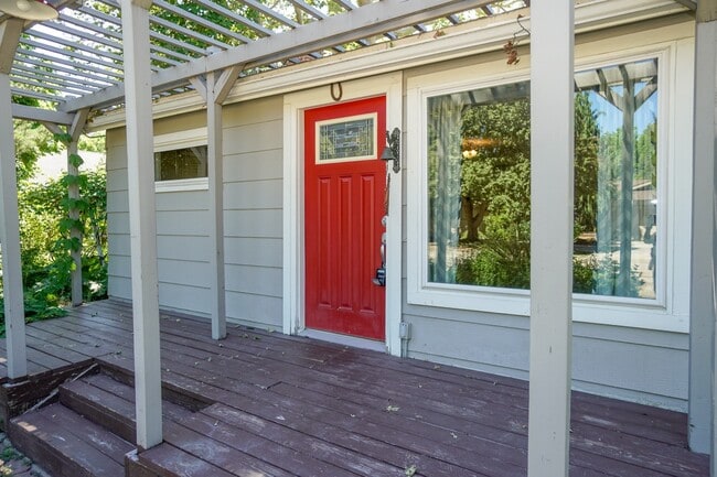 Building Photo - 5707 N Bogart Ln