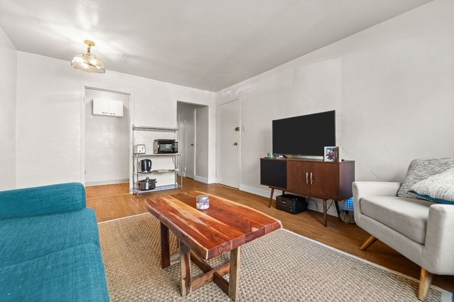 Photo - 5552 Covode St Apartment