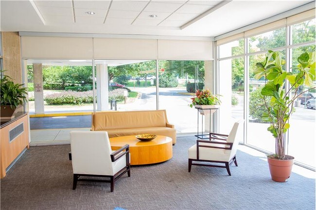 Foto del edificio - 10500 Rockville Pike
