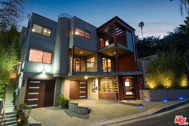 Foto del edificio - 2222 Bancroft Ave