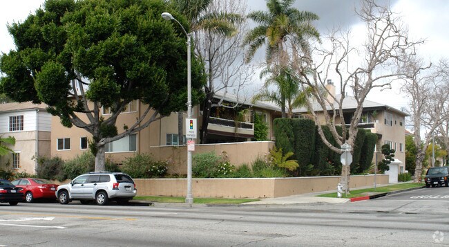 Building Photo - 349 S Linden Dr