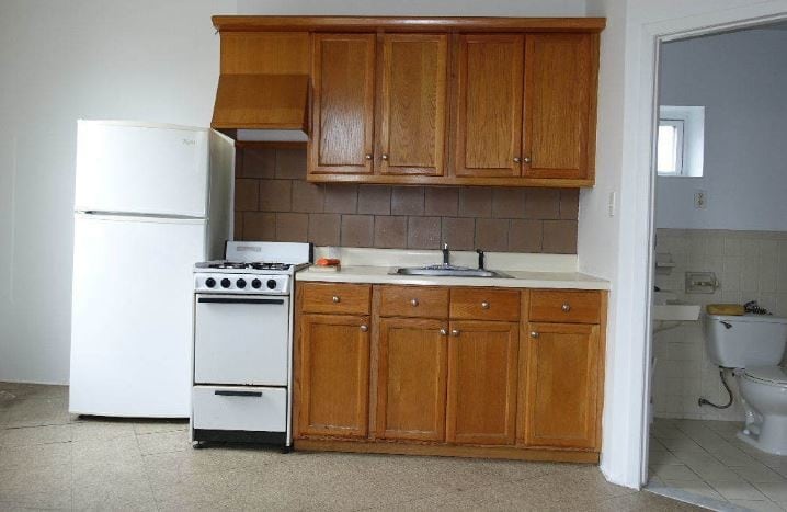 Primary Photo - 55 N Henry St