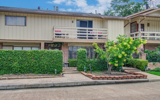 Foto del edificio - 823 S Ripple Creek Dr
