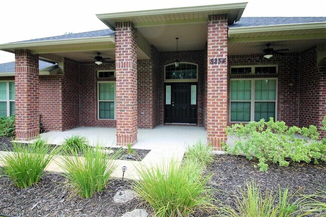Building Photo - 8234 FL-89