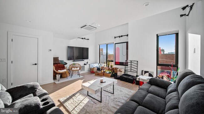 Foto del edificio - 1306 N Front St