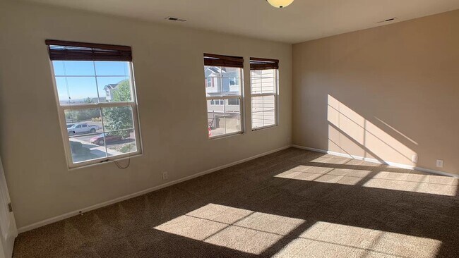 Foto del edificio - Great 2 Story Townhome!